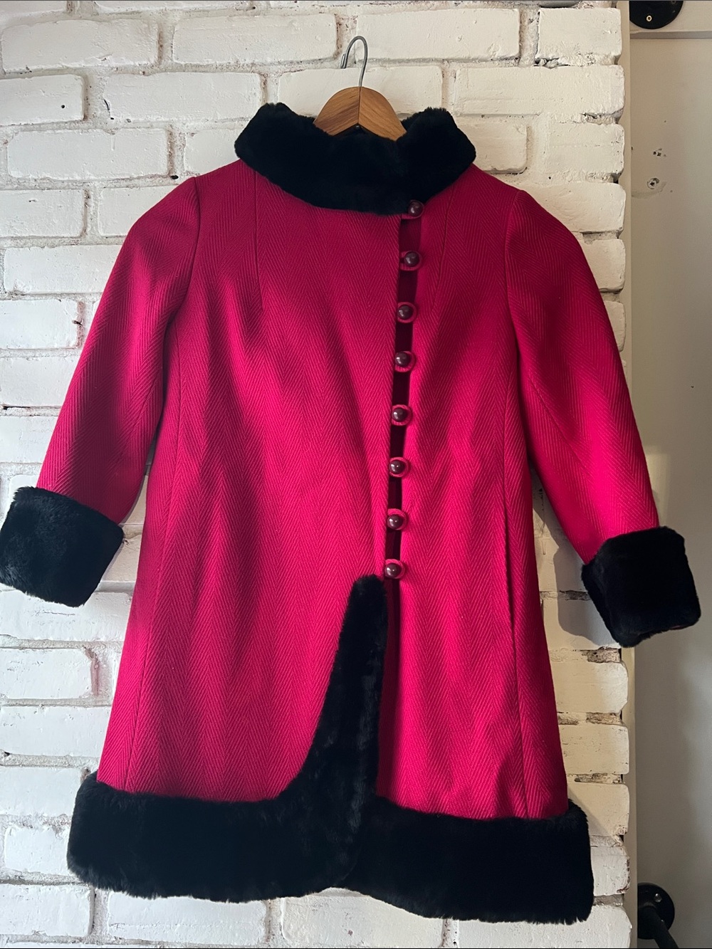 Women's Fuchsia Faux-Fur Trim Coat 1920 vintage